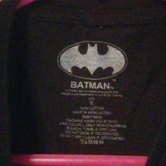 🦇 Batman Graphic T 🦇 - Picture 3 of 3